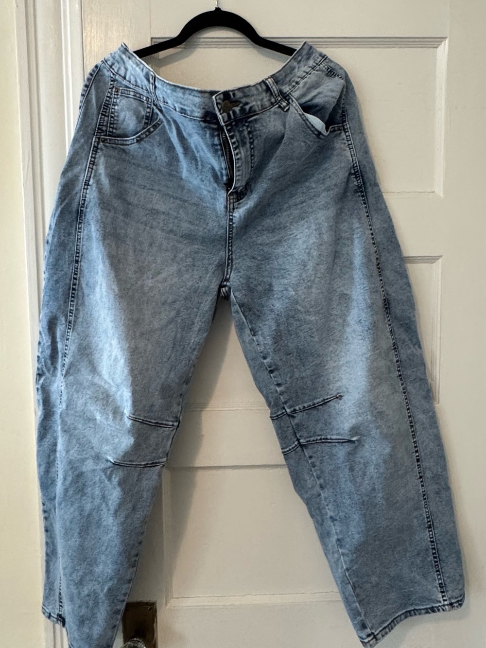 Light Wash Cropped Barrel Leg Jean